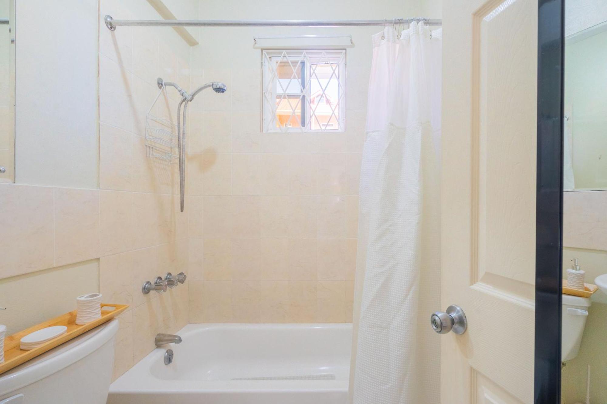 Musgrave Annex- Comfy 1 Bedroom Apartment On The Ground Floor Kingston Eksteriør bilde