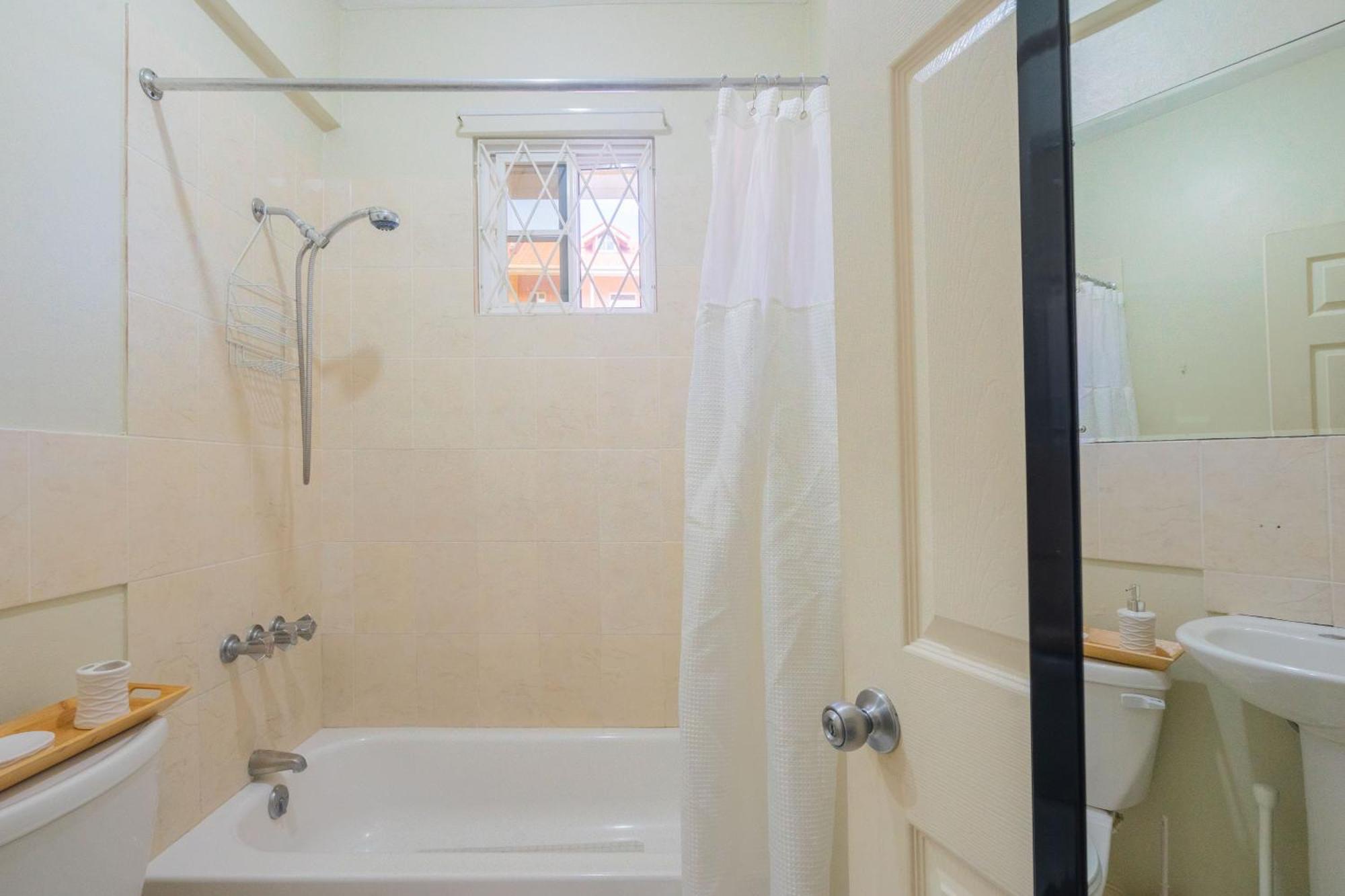 Musgrave Annex- Comfy 1 Bedroom Apartment On The Ground Floor Kingston Eksteriør bilde